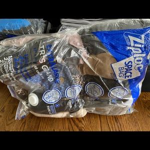 Lot of over 200 items size women’s XL to 3X. Pants size 20.